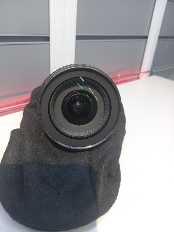 Объектив Nikon AF-S 18-105