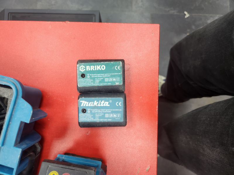 Зарядное устройство  Makita mrg 16