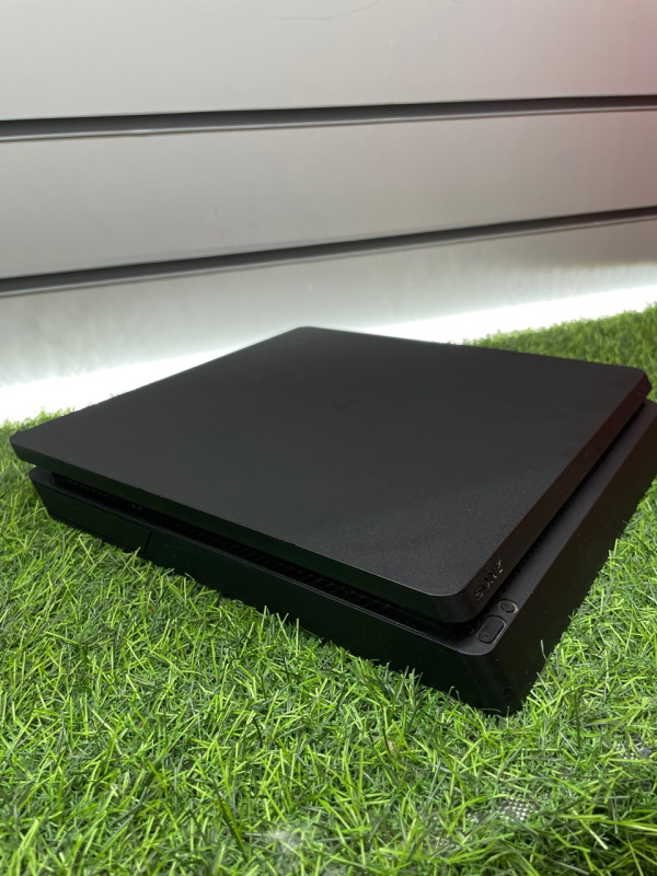 Игровая приставка PlayStation ps 4